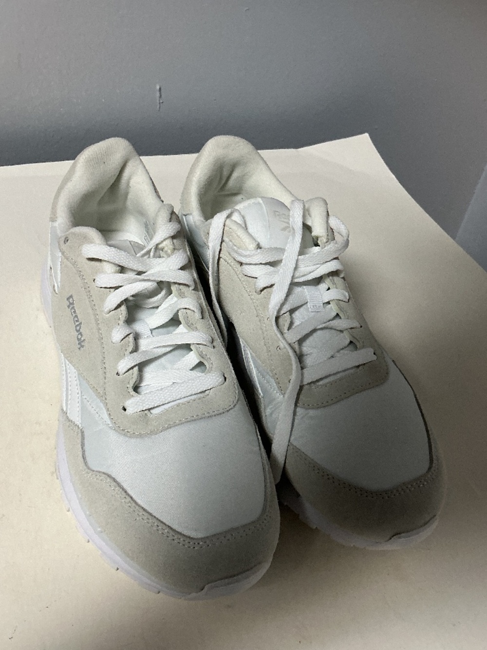 Reebok Classic leather nylon white mens shoe size 11 medium.
